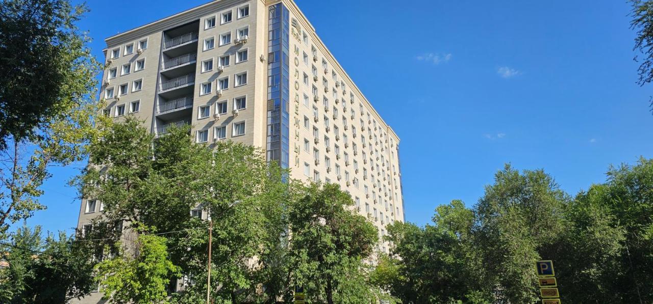 One Bedroom Apartment Next To Arbat In The Heart Of Αλμάτι Εξωτερικό φωτογραφία