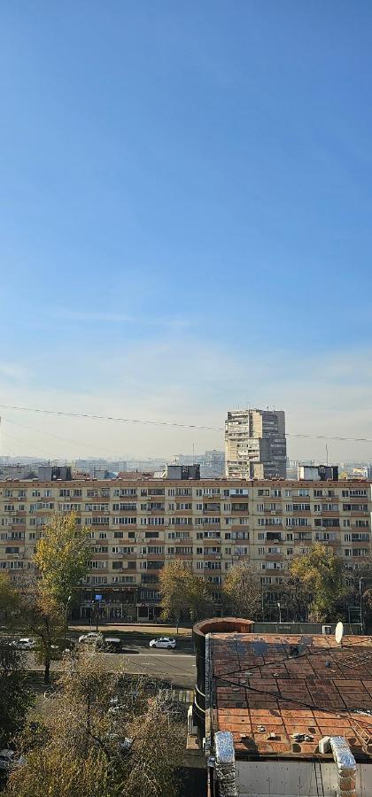 One Bedroom Apartment Next To Arbat In The Heart Of Αλμάτι Εξωτερικό φωτογραφία